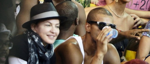 PAPARAZZI - RIO DE JANEIRO 01