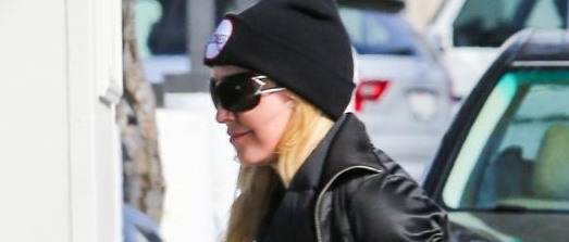 20140126-pictures-madonna-out-and-about-