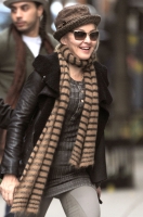 20101120-pictures-madonna-kabbalah-center-new-york-05