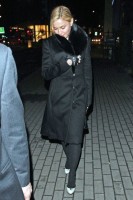 20110220-pictures-madonna-out-and-about-london-04
