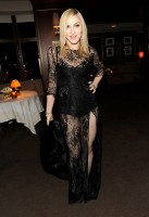 20110227-pictures-madonna-lourdes-oscar-after-party-graydon-carter-03