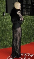 20110227-pictures-madonna-lourdes-oscar-after-party-graydon-carter-23