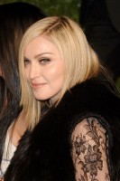 20110227-pictures-madonna-lourdes-oscar-after-party-graydon-carter-32