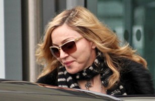 Madonna arriving at Heathrow airport, London (18)