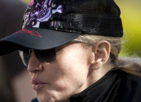 Madonna out and about in London - April 9th 2011 (12)