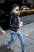 Madonna out and about, New York, April 25 2011 (9)