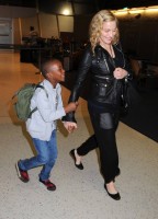 Madonna arrives at JFK airport New York - destination London (6)