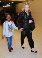 Madonna arrives at JFK airport New York - destination London (14)