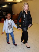 Madonna arrives at JFK airport New York - destination London (15)