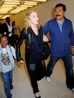 Madonna arrives at JFK airport New York - destination London (21)