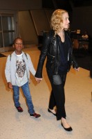 Madonna arrives at JFK airport New York - destination London (28)