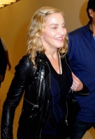 Madonna arrives at JFK airport New York - destination London (36)