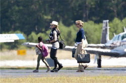 Madonna and family in the Hamptons 01