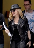 20110805-pictures-madonna-business-meeting-new-york-02