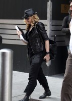20110805-pictures-madonna-business-meeting-new-york-03
