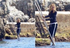 Madonna et famille à la plage au Cap d'Antibes  Antibes, France (5)