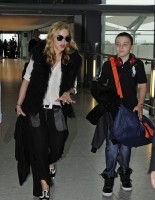 Madonna at Heathrow airport London, 4 September 2011 (1)