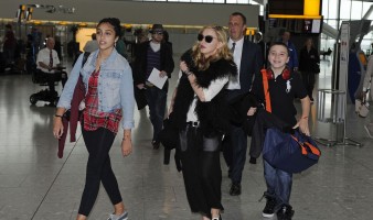 Madonna at Heathrow airport London, 4 September 2011 (7)