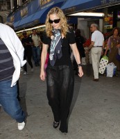 Madonna out and about in New York, 13 September 2011 (9)