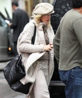 Madonna out and about in New York, 23 September 2011 (8)