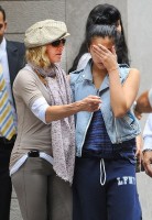 Madonna at the Kabbalah Centre in New York, 24 Septembre 2011 - Update 01 (2)