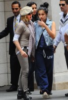Madonna at the Kabbalah Centre in New York, 24 Septembre 2011 - Update 01 (5)