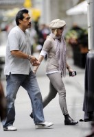 Madonna at the Kabbalah Centre in New York, 24 Septembre 2011 - Update 01 (10)