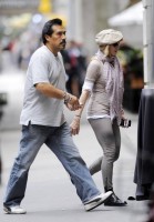 Madonna at the Kabbalah Centre in New York, 24 Septembre 2011 - Update 01 (11)