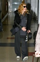 Madonna arriving at JFK airport, New York - 24 October 2011 (11)