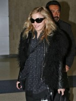 Madonna arriving at JFK airport, New York - 24 October 2011 (13)