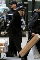 Madonna leaving the Kabbalah Centre in New York, 3 December 2011 (6)