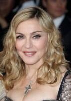 Madonna at the Golden Globes, Red Carpet - 15 January 2012 - Update 01 (10)