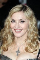 Madonna at the Golden Globes, Red Carpet - 15 January 2012 - Update 01 (11)