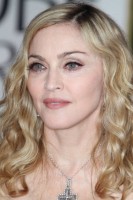 Madonna at the Golden Globes, Red Carpet - 15 January 2012 - Update 01 (15)