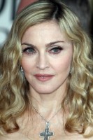 Madonna at the Golden Globes, Red Carpet - 15 January 2012 - Update 01 (16)
