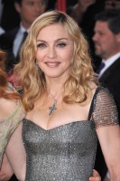Madonna at the Golden Globes, Red Carpet - 15 January 2012 - Update 01 (19)