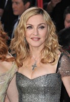 Madonna at the Golden Globes, Red Carpet - 15 January 2012 - Update 01 (24)