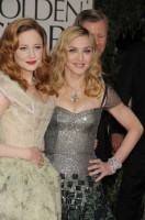 Madonna at the Golden Globes, Red Carpet - 15 January 2012 - Update 01 (35)