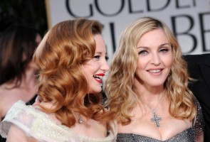 Madonna at the Golden Globes, Red Carpet - 15 January 2012 - Update 01 (63)