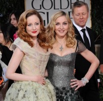 Madonna at the Golden Globes, Red Carpet - 15 January 2012 - Update 01 (68)
