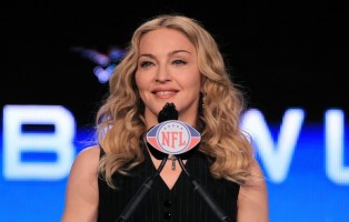 Madonna at the Super Bowl press conference - 2 February 2012 - Update 01 (14)