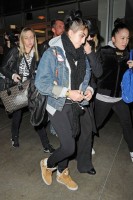 Madonna and Lourdes at JFK airport, 21 February 2012 - Update 3 (6)