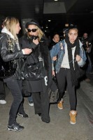 Madonna and Lourdes at JFK airport, 21 February 2012 - Update 3 (32)