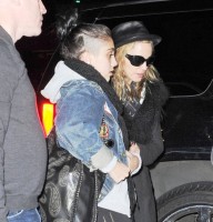 Madonna and Lourdes at JFK airport - 21 February 2012 UPDATE (8)