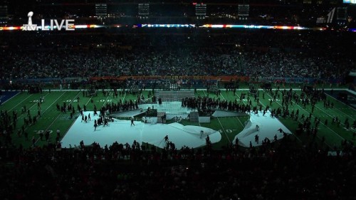 Madonna at the Super Bowl Halftime Show - 5 February 2012 - HD video (9)