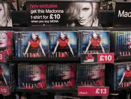 MDNA release party in the UK - HMV (20)
