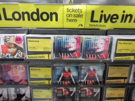 MDNA release party in the UK - HMV (25)