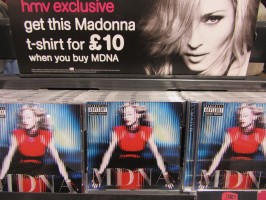 MDNA release party in the UK - HMV (30)