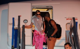 Madonna lands in Istanbul, Ataturk airport - 5 June 2012 (3)