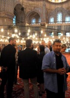 Madonna visits the Blue Mosque, Istanbul - 6 June 2012 (3)